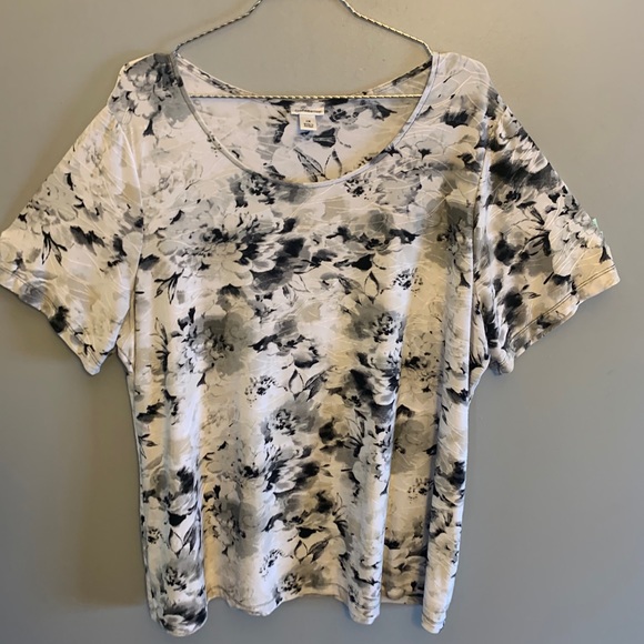 White and black short sleeve crew neck top, 1XL - Picture 1 of 3